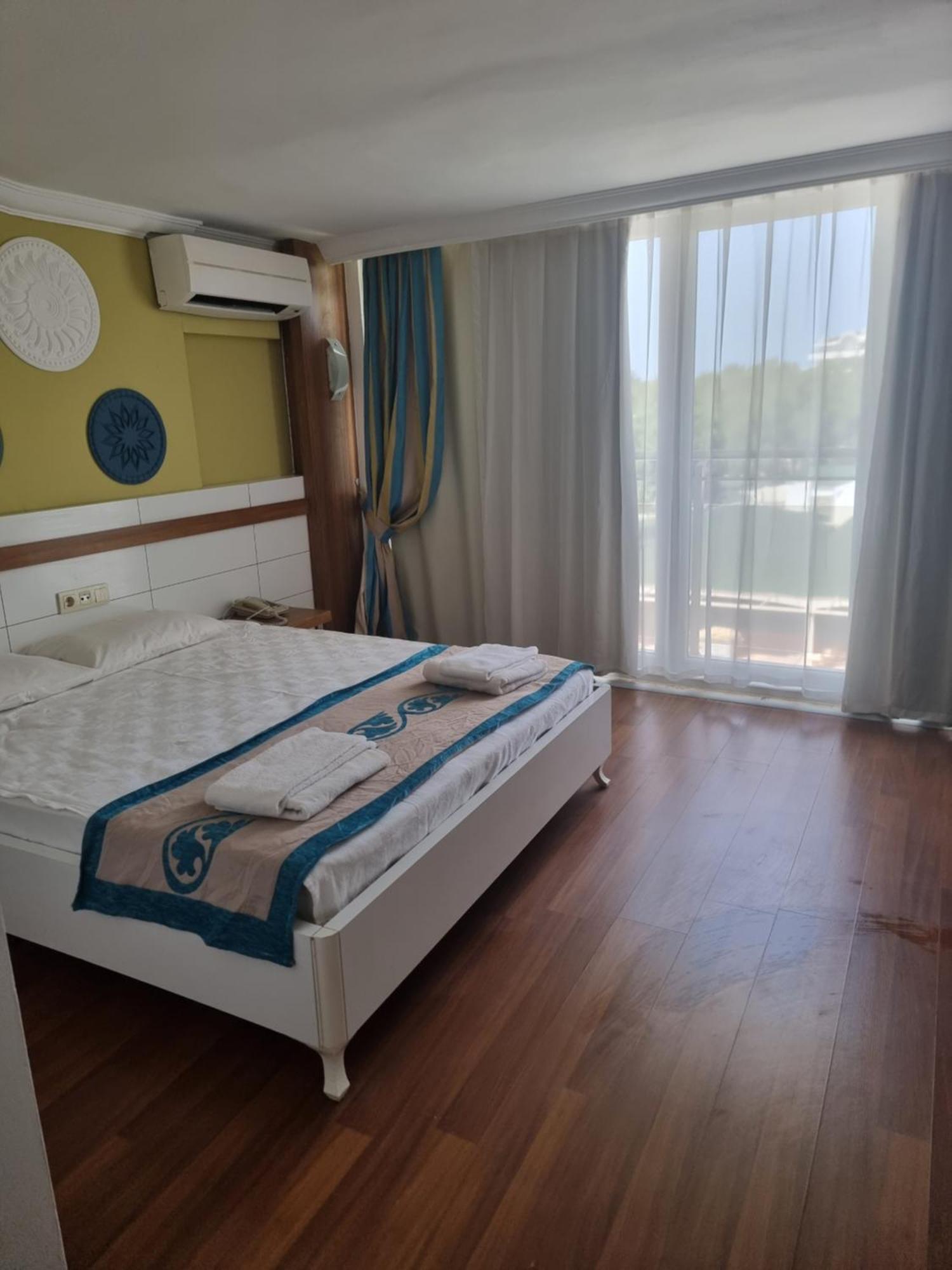 Luca Beach Hotel Side Bagian luar foto