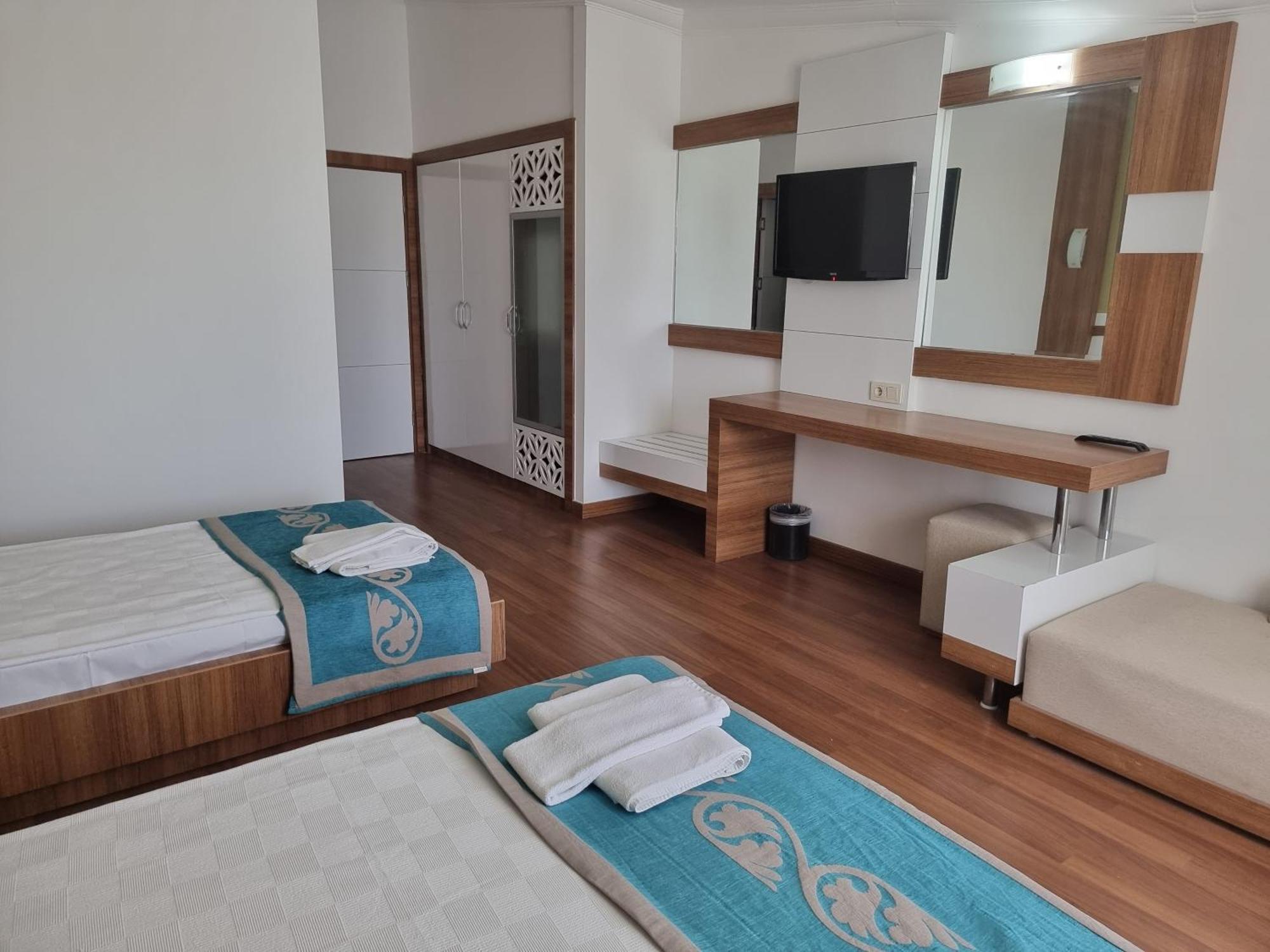 Luca Beach Hotel Side Bagian luar foto