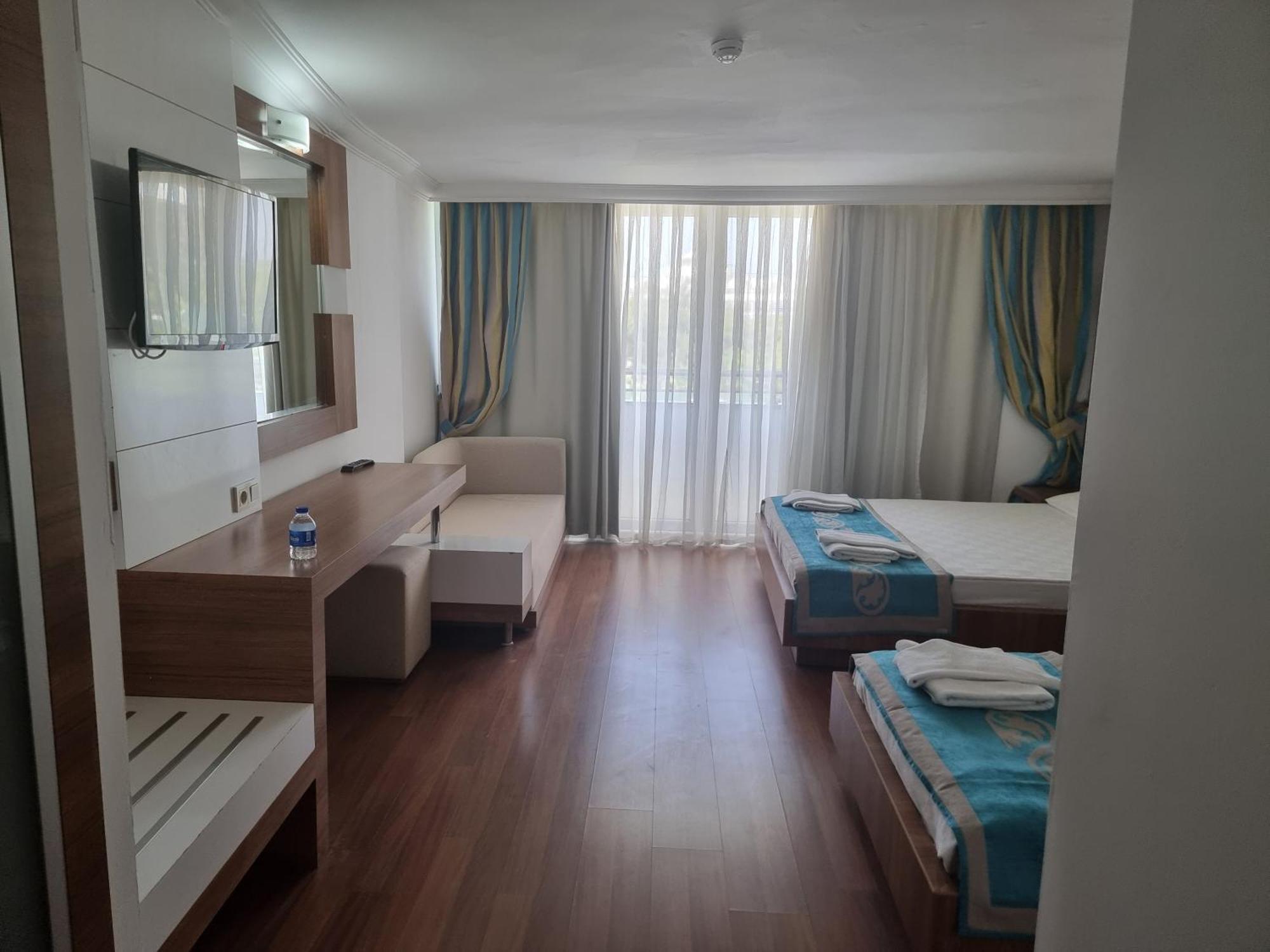 Luca Beach Hotel Side Bagian luar foto